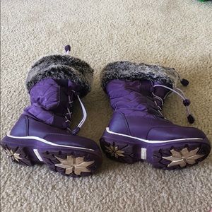 Snow boots for kids
